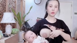 nhungxinh8899-nude-leaked-breastfeeding-005-ohfree.net_.jpg